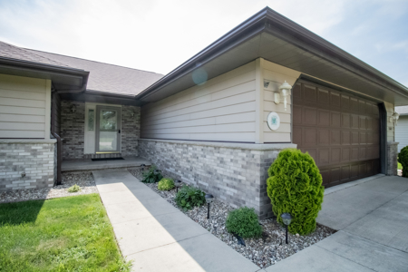 Zero Lot Line Home on Gombert Lakeside Estates - image 2