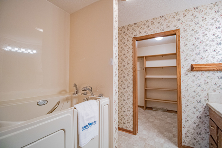 Zero Lot Line Home on Gombert Lakeside Estates - image 12