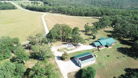 Private Ozark Retreat – Custom Ranch Home with Shop, Shed, and Ac - image 3