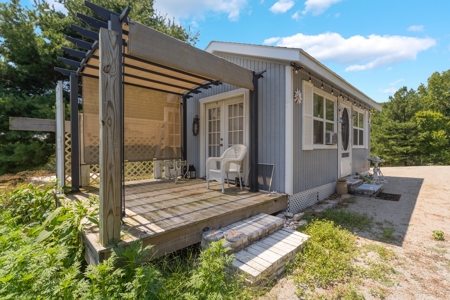 Home on 7 acres with cabin and Buffalo River access - image 38