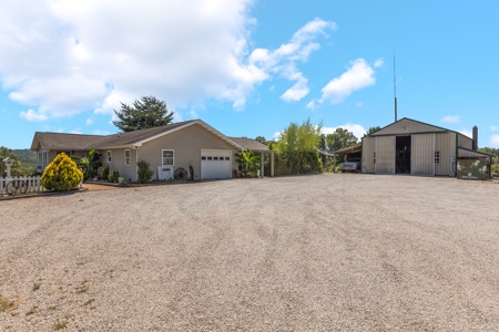 Home on 7 acres with cabin and Buffalo River access - image 3