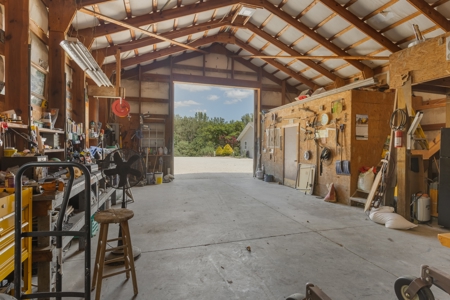 Home on 7 acres with cabin and Buffalo River access - image 40