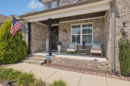 Country Home for Sale in Williamson County, Tennessee - image 2