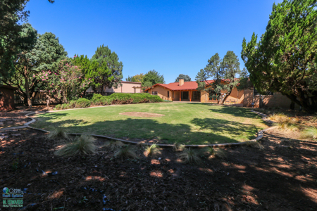 Gorgeous Home in a GREAT Neighborhood *4 Car Garage & Basement!* - image 4