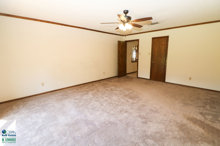 Gorgeous Home in a GREAT Neighborhood *4 Car Garage & Basement!* - image 24