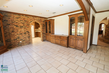 Gorgeous Home in a GREAT Neighborhood *4 Car Garage & Basement!* - image 11