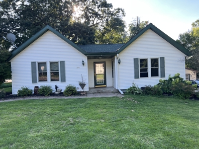 Home For Sale in the Heart of Iola, WI - image 5