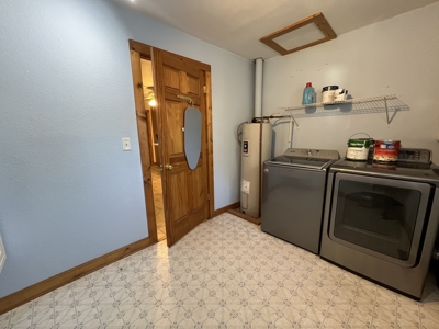 Home For Sale in the Heart of Iola, WI - image 16