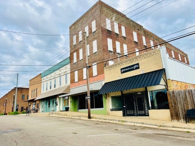 Prime Retail Space in Downtown Booneville - image 2