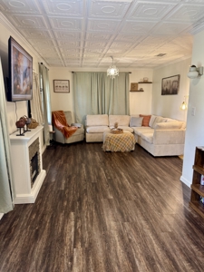 Charming 4-Bedroom home w/ Fenced in Backyard & Warranty - image 8