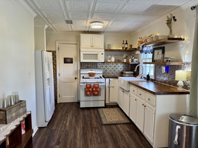 Charming 4-Bedroom home w/ Fenced in Backyard & Warranty - image 7
