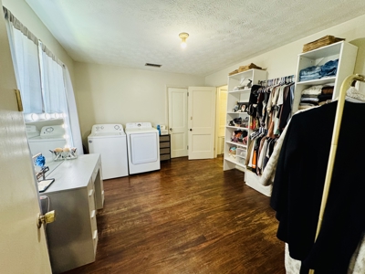 Charming 4-Bedroom home w/ Fenced in Backyard & Warranty - image 18