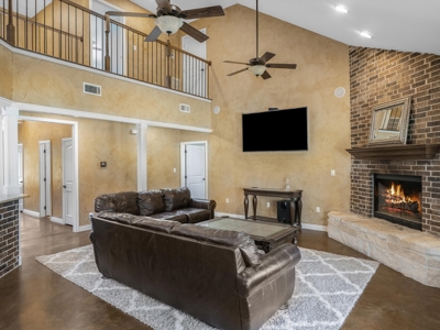 4BR-3.5BA Country Home on 6 Acres Winnsboro Wood County Texas - image 9