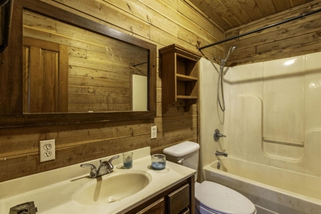 Country Home For Sale In Evening Shade AR - image 25