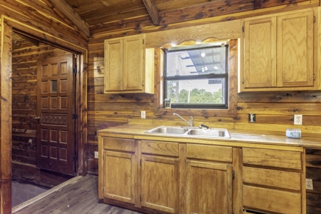 Country Home For Sale In Evening Shade AR - image 16