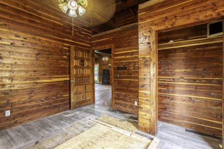 Country Home For Sale In Evening Shade AR - image 24