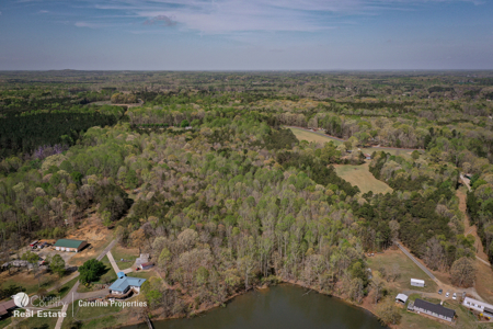 Lake front property on High Rock Lake - image 4