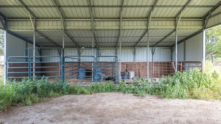 Farm for sale in the Arkansas Ozarks - image 9