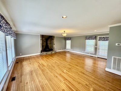 Charming Log Cabin with Modern Comforts on 4.28 Acres - image 9