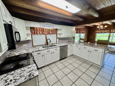 Charming Log Cabin with Modern Comforts on 4.28 Acres - image 6