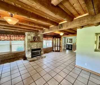 Charming Log Cabin with Modern Comforts on 4.28 Acres - image 7