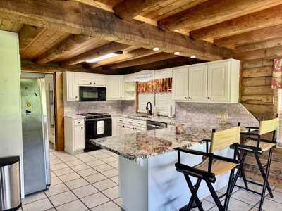 Charming Log Cabin with Modern Comforts on 4.28 Acres - image 5