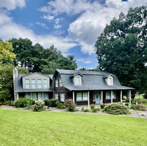 Charming Log Cabin with Modern Comforts on 4.28 Acres - image 36