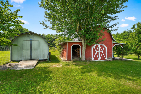 Charming Cape Cod-style home located in the desirable Rickman are - image 49