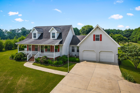 Charming Cape Cod-style home located in the desirable Rickman are - image 1