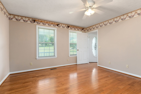 Charming Cape Cod-style home located in the desirable Rickman are - image 28