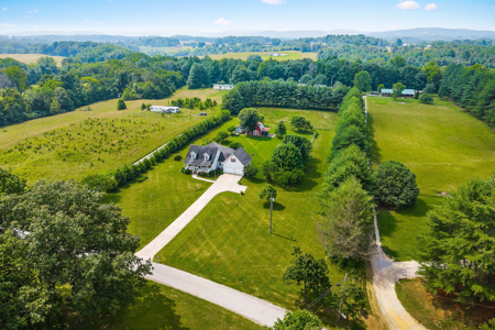 Charming Cape Cod-style home located in the desirable Rickman are - image 5