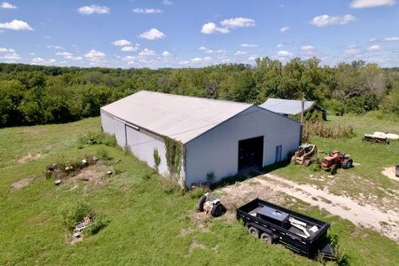 Country Home on 11 Acres for Sale in Caldwell County, MO - image 13