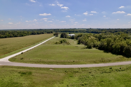 Country Home on 11 Acres for Sale in Caldwell County, MO - image 21