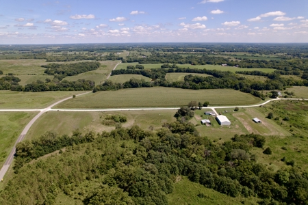 Country Home on 11 Acres for Sale in Caldwell County, MO - image 8