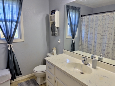 Country Home on 11 Acres for Sale in Caldwell County, MO - image 37