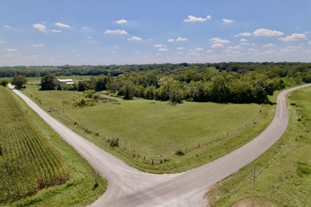 Country Home on 11 Acres for Sale in Caldwell County, MO - image 29