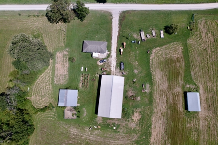 Country Home on 11 Acres for Sale in Caldwell County, MO - image 11