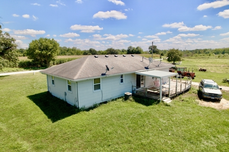 Country Home on 11 Acres for Sale in Caldwell County, MO - image 27