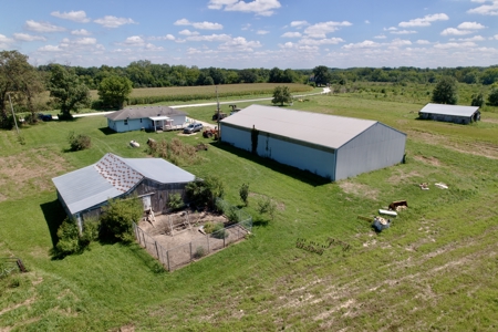 Country Home on 11 Acres for Sale in Caldwell County, MO - image 15