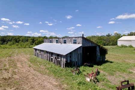 Country Home on 11 Acres for Sale in Caldwell County, MO - image 17