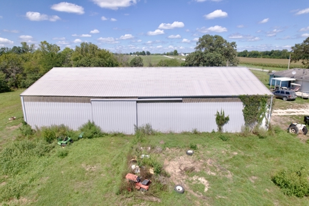 Country Home on 11 Acres for Sale in Caldwell County, MO - image 14