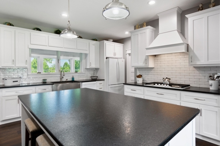 Discover Your Dream Lakefront Retreat in Byrdstown, TN - image 23