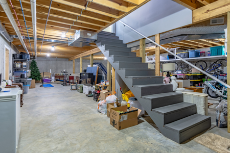 Discover Your Dream Lakefront Retreat in Byrdstown, TN - image 37