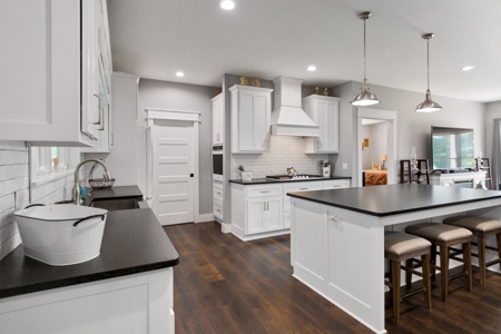 Discover Your Dream Lakefront Retreat in Byrdstown, TN - image 21