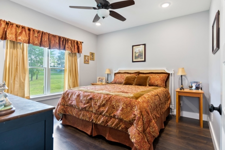 Discover Your Dream Lakefront Retreat in Byrdstown, TN - image 27