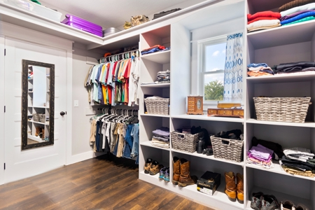 Discover Your Dream Lakefront Retreat in Byrdstown, TN - image 29