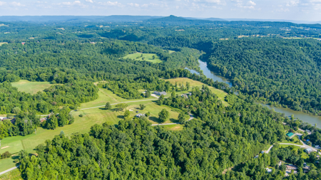 Discover Your Dream Lakefront Retreat in Byrdstown, TN - image 43