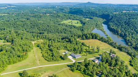 Discover Your Dream Lakefront Retreat in Byrdstown, TN - image 42