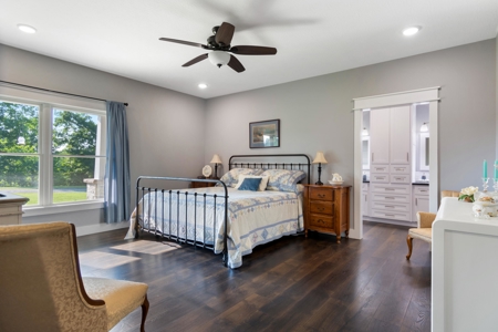 Discover Your Dream Lakefront Retreat in Byrdstown, TN - image 30