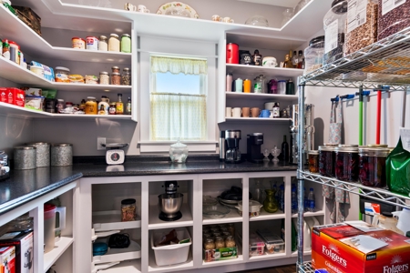 Discover Your Dream Lakefront Retreat in Byrdstown, TN - image 25